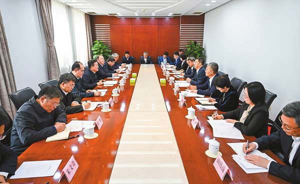 倪虹會(huì)見(jiàn)中國(guó)銀行董事長(zhǎng)葛海蛟